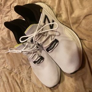 Men’s New Balance Roav